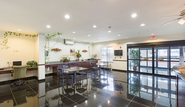 Budget Inn and Suites