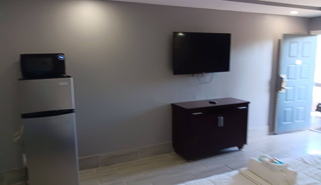 Budget Inn East