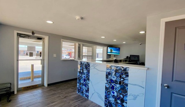 Budget Inn & Suites