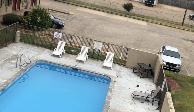 Budget-Kind Room with the Basics for a Worry-Free Stay | Free Breakfast