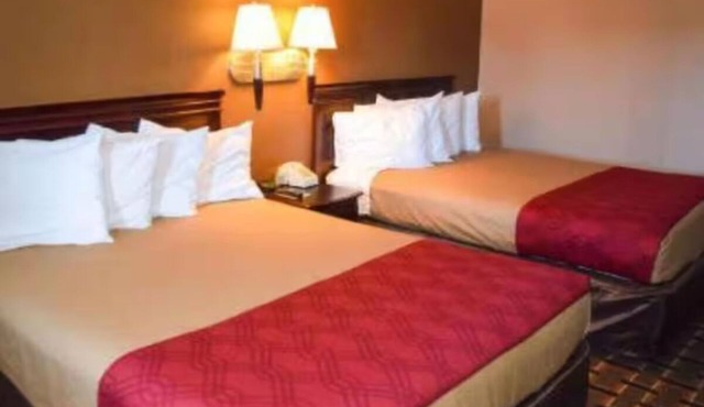 Budget Lodging Perfect for Road Trips – Explore Richburg + Nearby Festivals