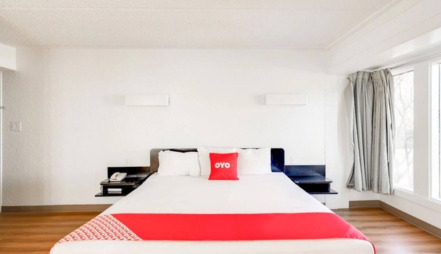 Budget Room Near the Heart of Houston’s Nature Centers + Parks– Perfect for You!