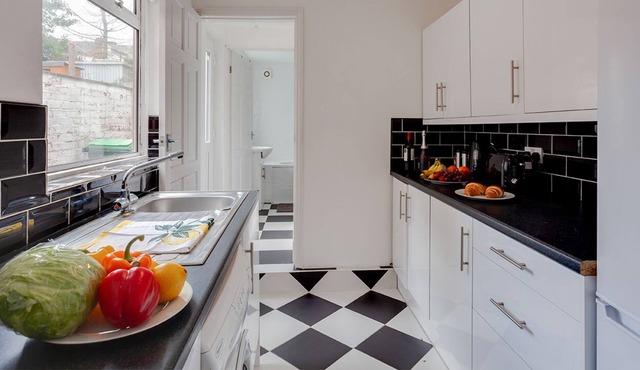 Budget Stay near Haglay Road, 10 minutes to City Centre