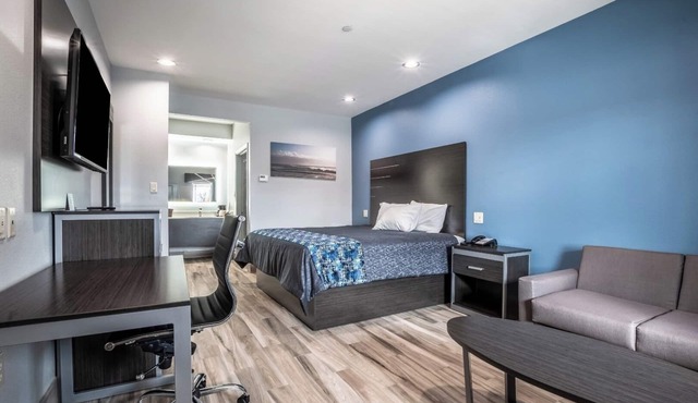 Budget Stay Near Katy Heritage Museum | Free Continental Breakfast