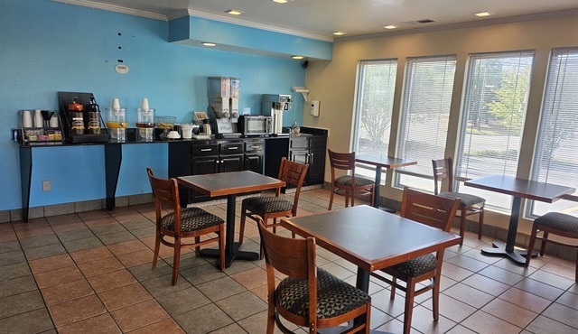 Budgetel Inn & Suites