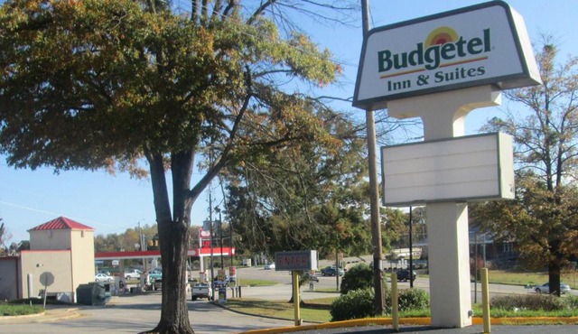 Budgetel Inn & Suites