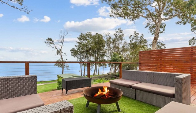 Budgewoi Front Lake Oasis