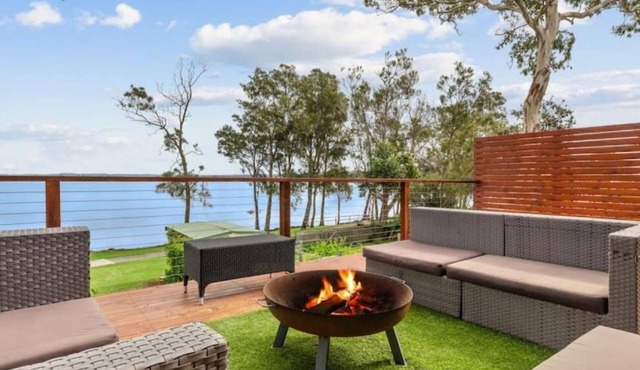 Budgewoi Lakefront Oasis