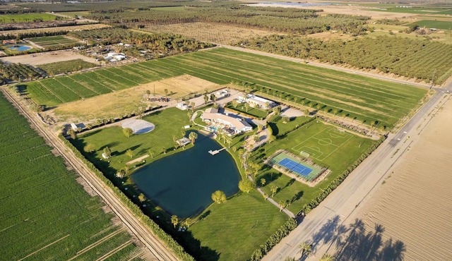 Buena Vista by AvantStay | Massive Outdoor Oasis w/ Pool, Spa & Firepit!