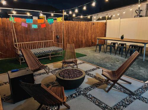 * Bueno Bueno Casita */7 min to Downtown/4 Bdr