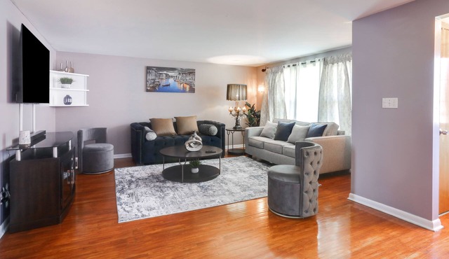 BUF Airport Ranch 3BR1.5B Cheektowaga NY/Sleeps 8