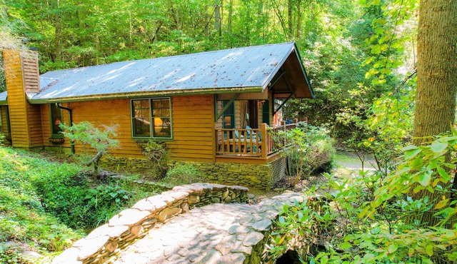 Buffalo Bridge Cottage | Couples Retreat | Bryson City | Great Smoky Mountains