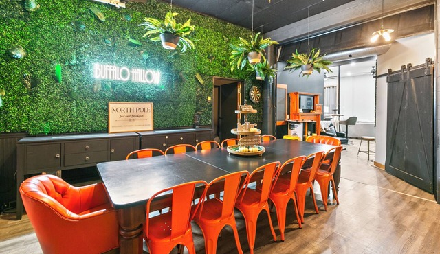 Buffalo Hallow Acreage Retreat:❤️Omaha, Outdoor Entertaining, Arcade, 5 TV's,