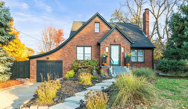 Buffalo Hallow Manor: Large🏡. Game-room, Fire-pit, retreats and reunions & more