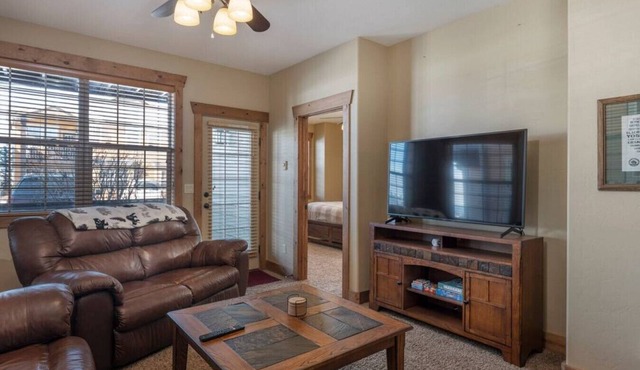 Buffalo Junction: Driggs Condo, Decks, Great Location