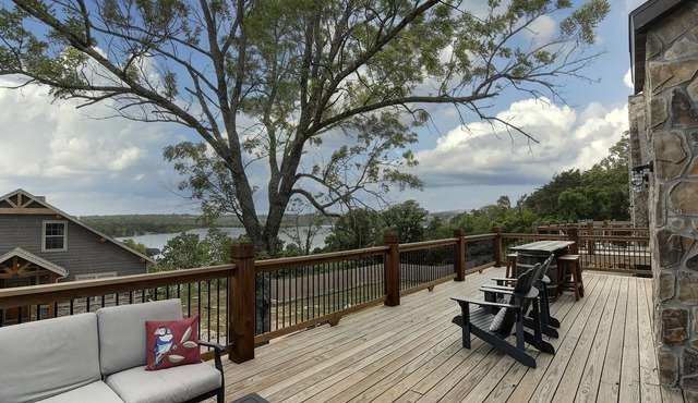 Buffalo Lodge- Lake View w/Pickleball Court