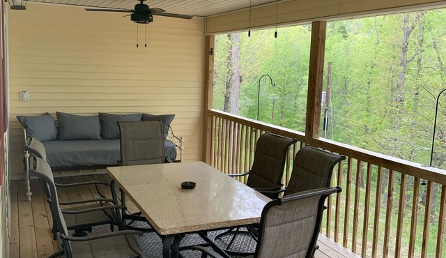 Buffalo River Getaway! Cozy home outside of Jasper. Floating and hiking near by!