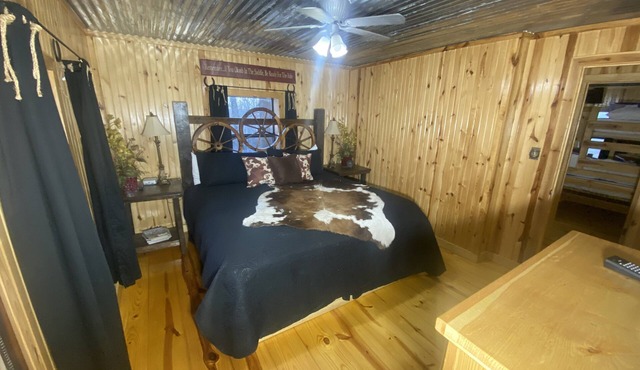Buffalo River Log Cabin🏠🐴