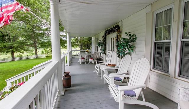 Buffalo Tavern Bed & Breakfast