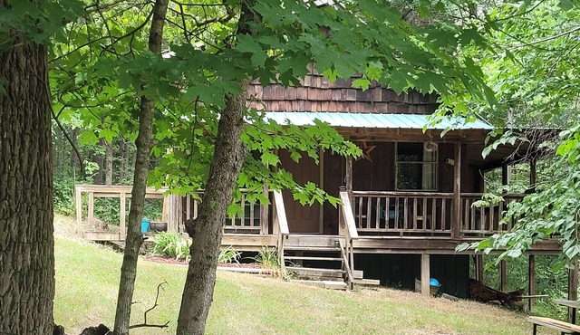 Buffalo Trails Cabin, just a short drive to Buffalo National River