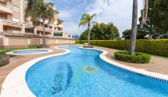 BUGANVILLA - Apartment with shared pool in Oliva.