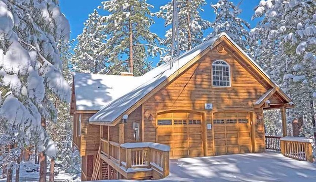 Built for Fun! Spacious Mountain Home with Massive Game Room, Pool Table!- 1800HM~