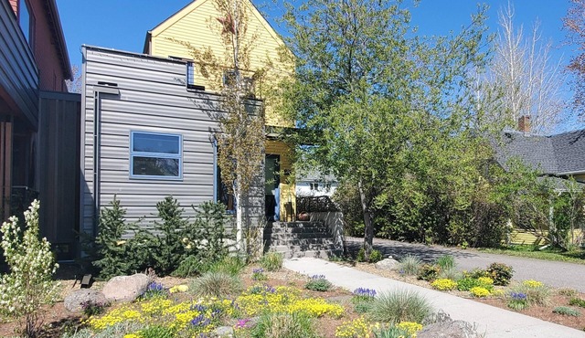 Built in 2007, this deluxe 3-story solar condo offers the best of Bozeman!