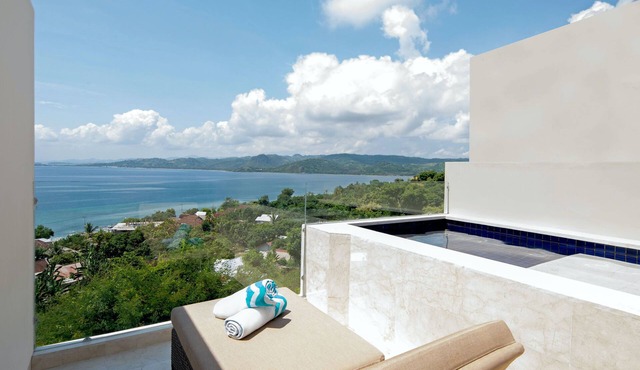 Bukit Pool Suites