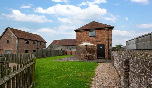 Bull Cottage - Two Bedroom House, Sleeps 4