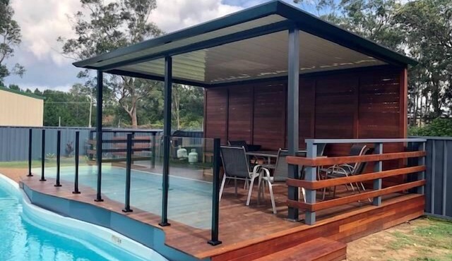 Bull 'n' Bush Hotel Motel