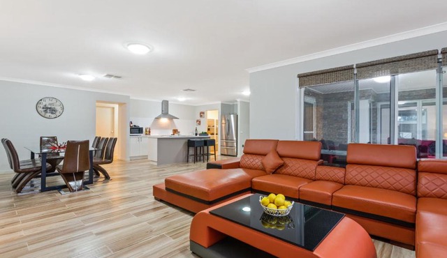 Bulla Villas - More Space for your Stay, Sleep 12