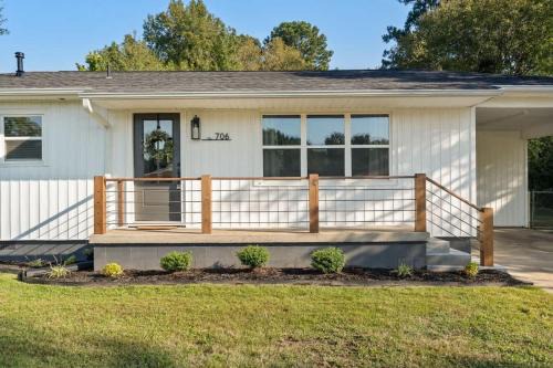 Bulldog Bliss Family Cottage