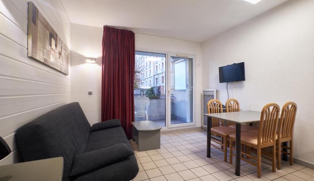 Bulle enchantée lac et montagne