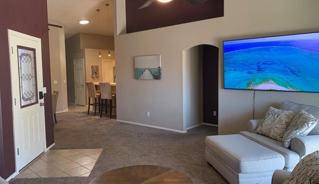 Bullhead City 3 Bedroom! Private Launch, & Beach!