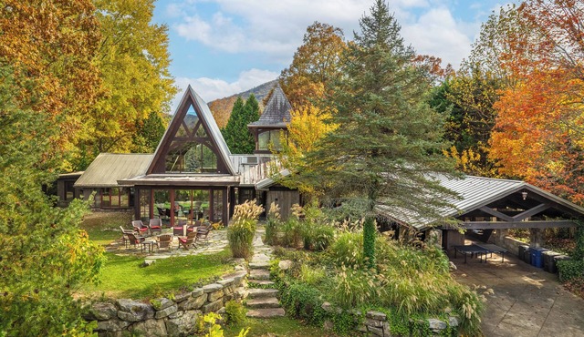 Bullhead Mountain Lodge | Luxurious Black Mountain Home with Pool, Game room, and More!