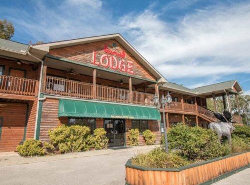Bullwinkles Rustic Lodge