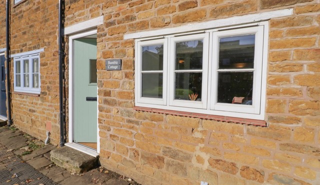 BUMBLE COTTAGE, family friendly, with open fire in Tysoe