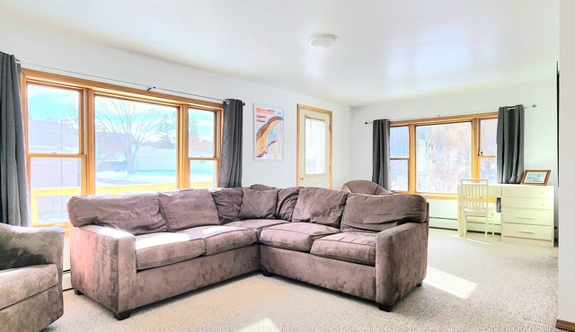 *Bumble Town Retreat: The gateway to your Keweenaw Adventure and Tranquility*