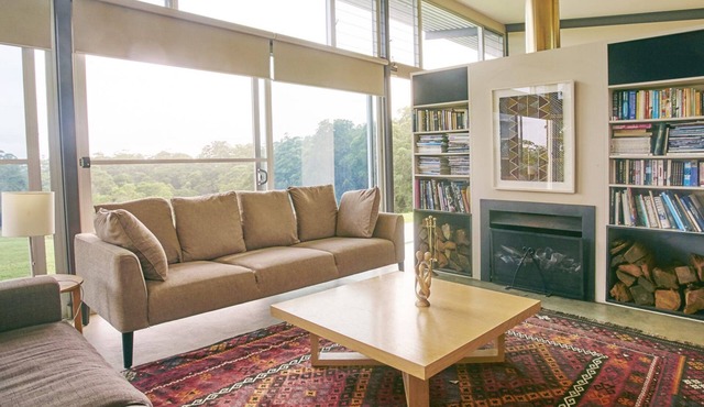 Bundaleer - Architect designed, stunning views!