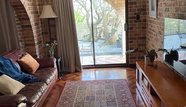 Bundeena Private Garden Apartment, close to beaches and national park.