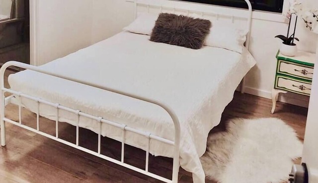 Bundoora 1 Bedroom with private bathroom