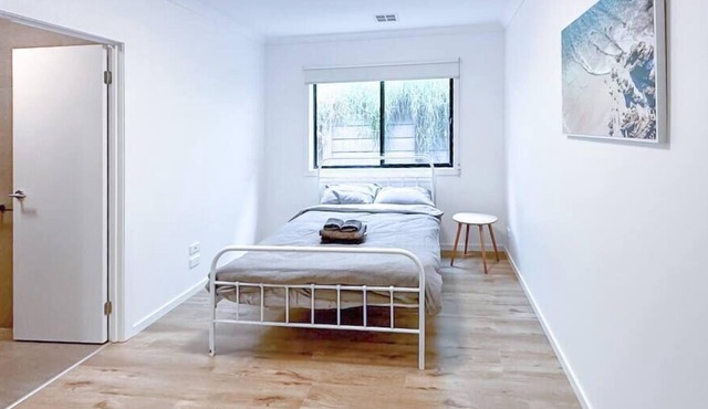 Bundoora 4# Double BDR * private bathroom