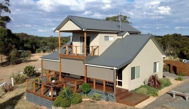 Bung Bong Hill Cottage