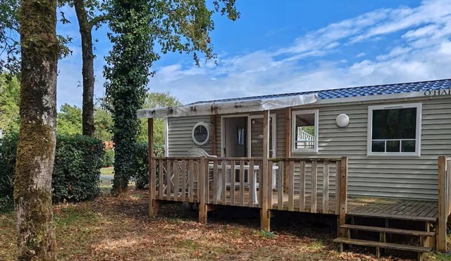 Bungalow for 6 people near the Puy du Fou in a pleasant campsite.
