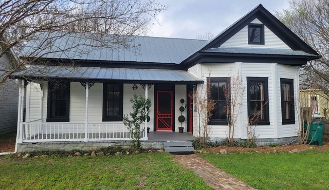 Bungalow 202 - An historic, renovated home