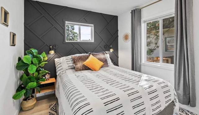 Bungalow 29 / Chic / Mins To Dwntwn / Pet Friendly