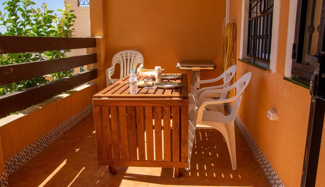 Bungalow 5' from the beach and Zenia, bus stop-Aldi 50 m away-pool 30 m away