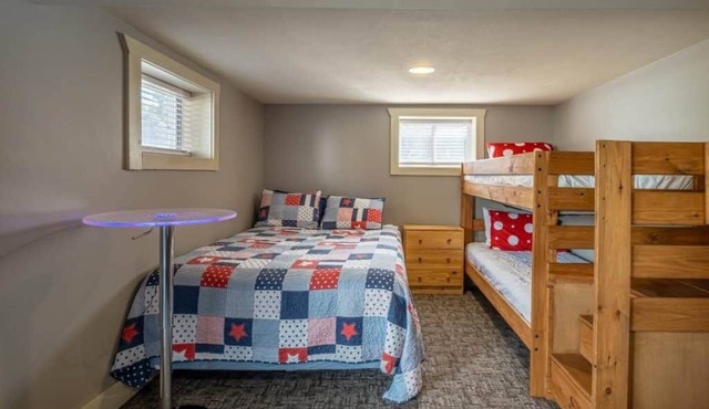 Bungalow 6: Stars and Stripes Bungalows