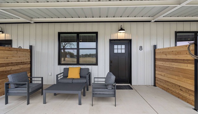 Bungalow 8 @ Barndo Bungalows