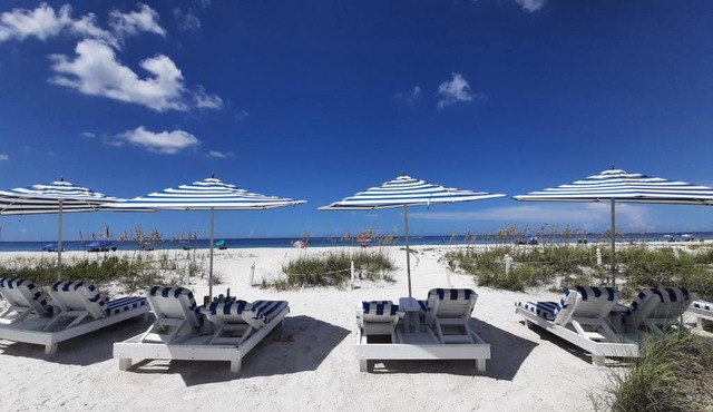 Bungalow Beach Resort